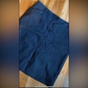 Brand New VanHeusen Studio Stretch Button Down Dark Denim Skirt Size 8
